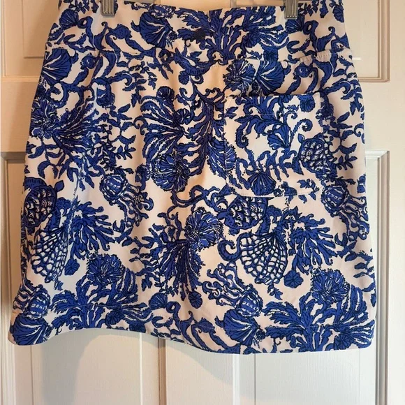 Lilly Pulitzer Luxletic Monica Skort in a blue and white print - Picture 8 of 8